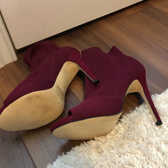 ✨HOT✨Size 8 - Women’s Burgundy Sock Booty - Picture 4 of 5